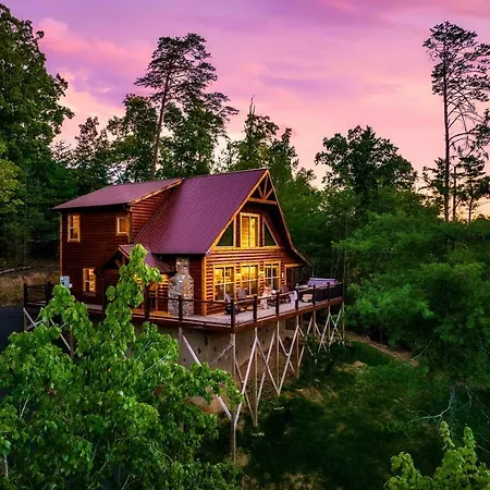 Smokies Sanctuary - Hot Tub On Deck!Grill, Foosball, Firepit, Egg Chair